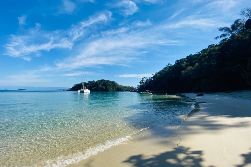 Grumixama - Passeio de Lancha em Angra